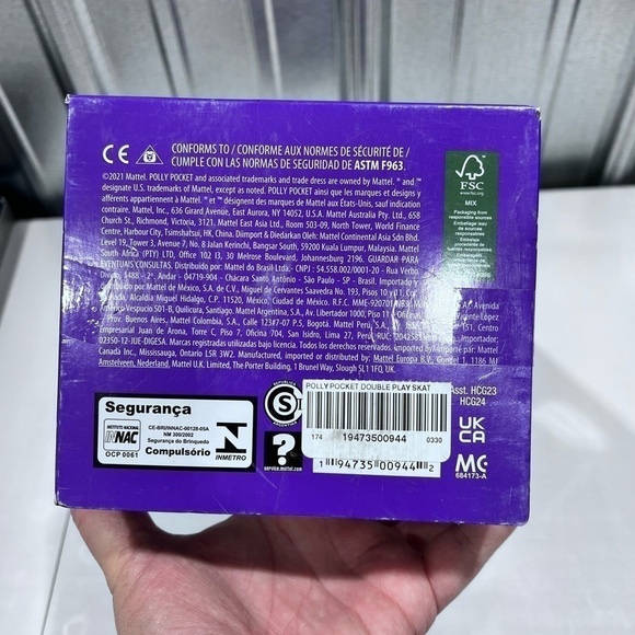 Polly Pocket Compact Double Play Skating NIB NEW - Picture 2 of 6